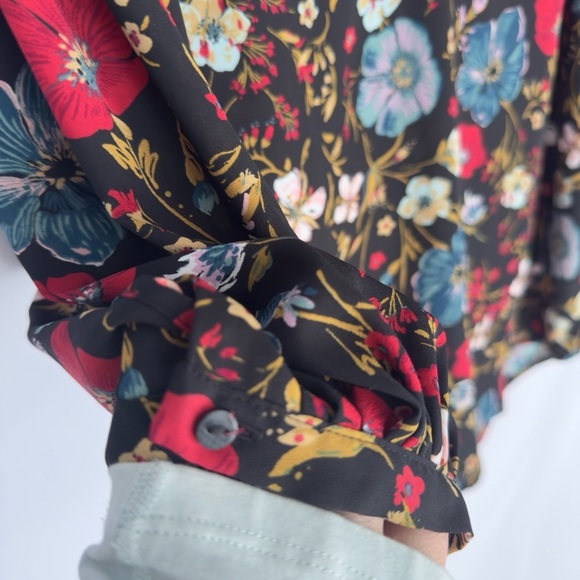 EUC Disney x Lauren Conrad x Snow White Collection Floral Top Size Medium - Picture 4 of 14